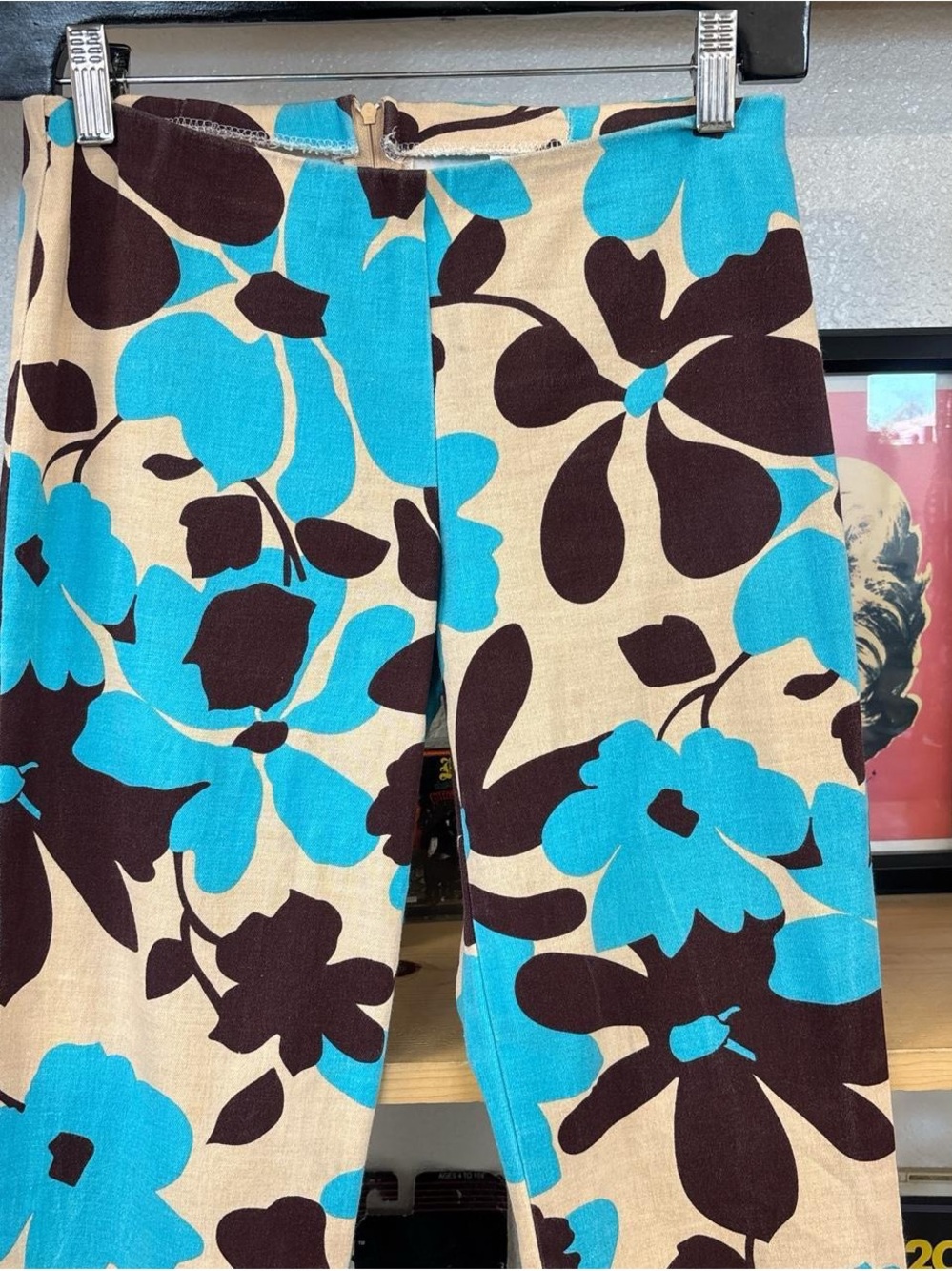 ⭐️Vintage Charlotte Russe Turquoise, Brown & Cream Floral Capris